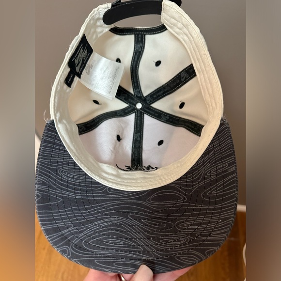 NIKE SB | Youth Logo SnapBack Hat - Picture 4 of 5